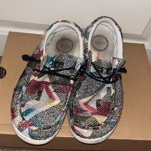 Hey Dude Youth - Picture 2 of 4